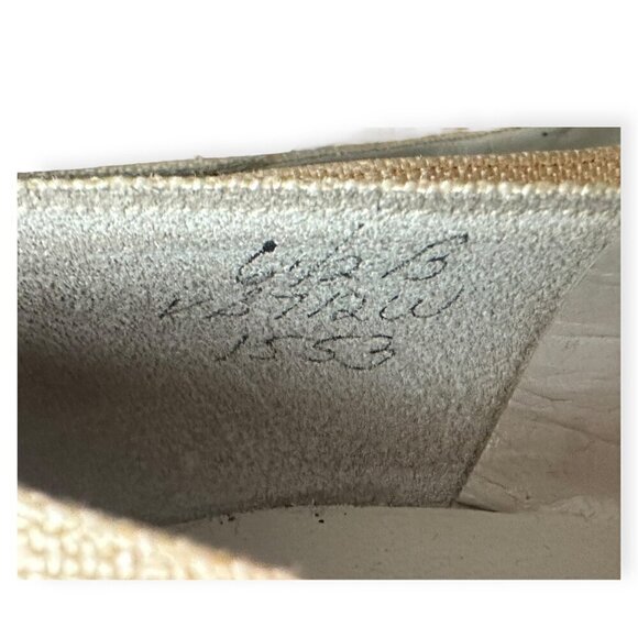 Vintage Roger Vivier Ecru Fabric Pumps with Black Patent‎ Trim, Size 6.5B - Picture 16 of 16